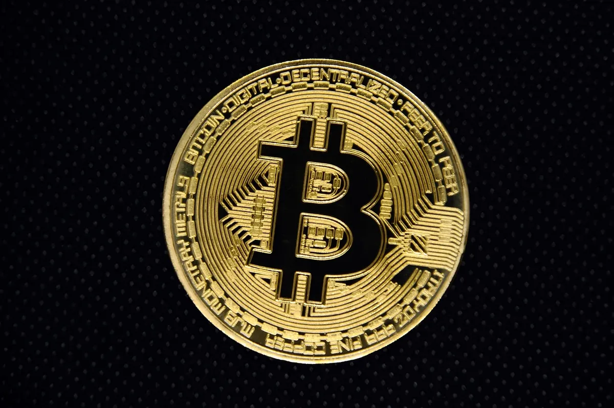 bitcoin, blockchain, currency, cryptocurrency, money, finance, technology, business, gold, financial, exchange, digital, coin, crypto, virtual, cash, payment, t