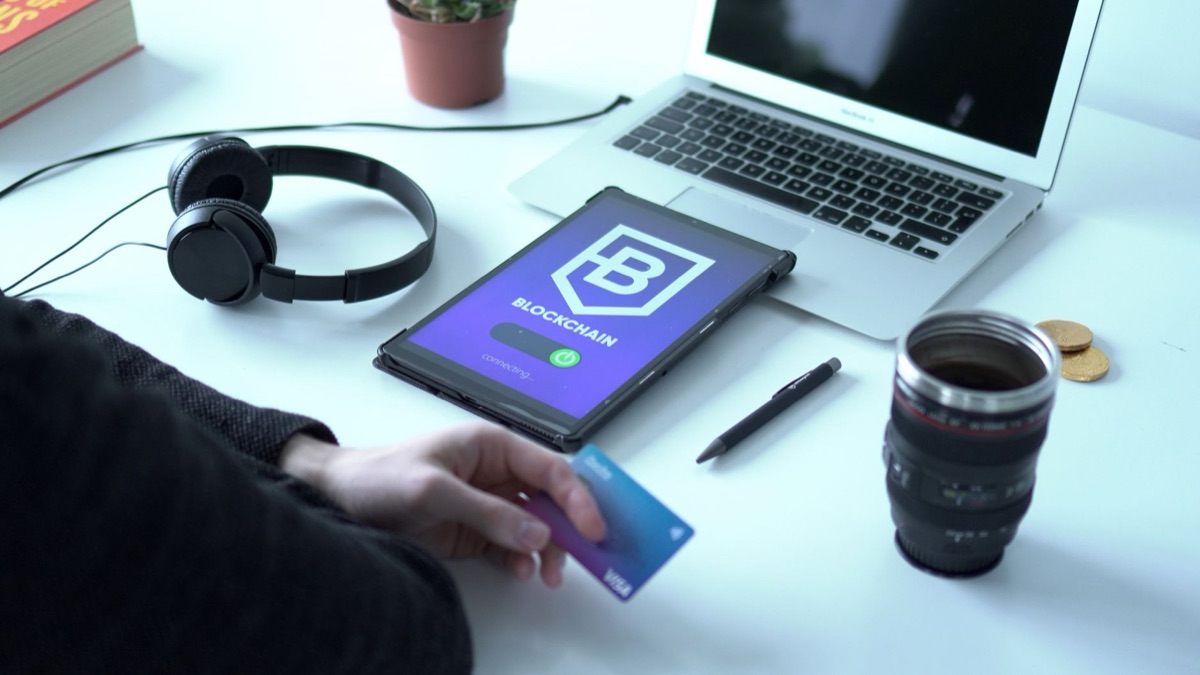 Interfaz de billetera criptomoneda en español