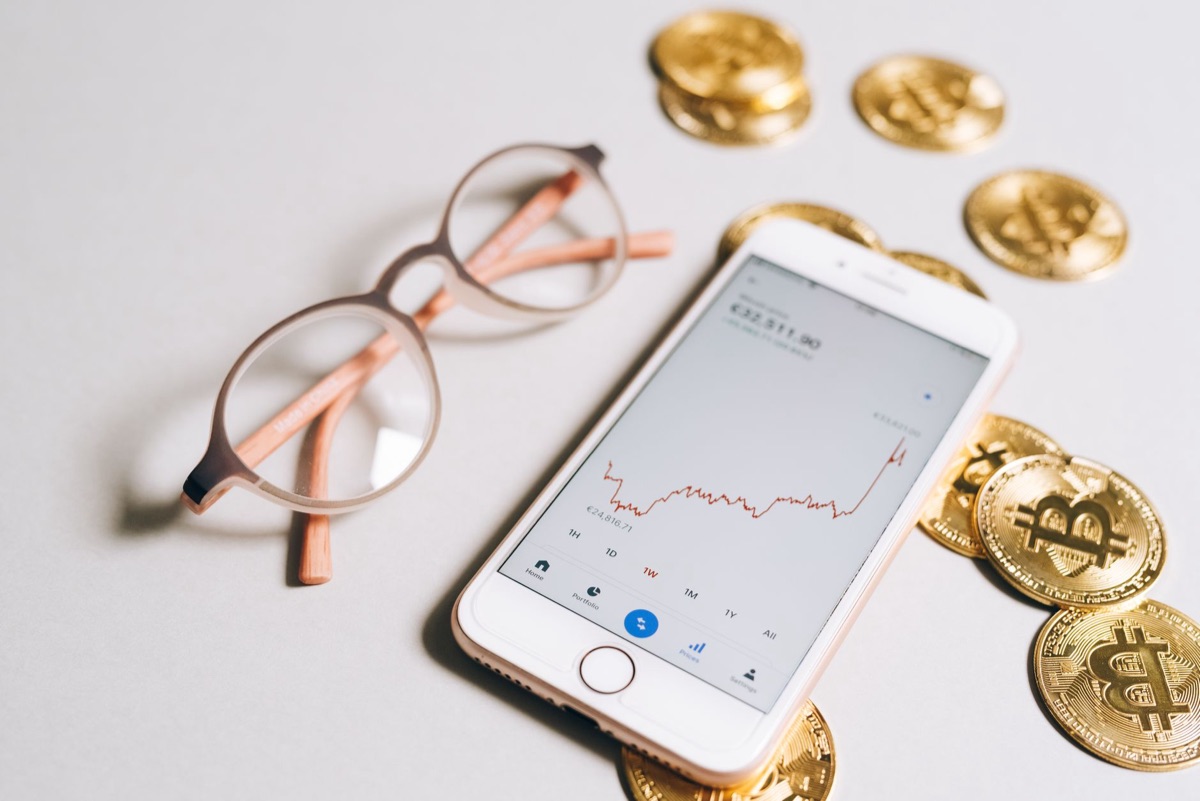 Crypto-wallet op tafel