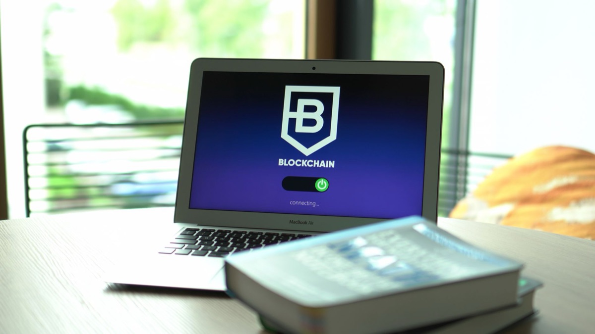 User connects hardware wallet to web browser