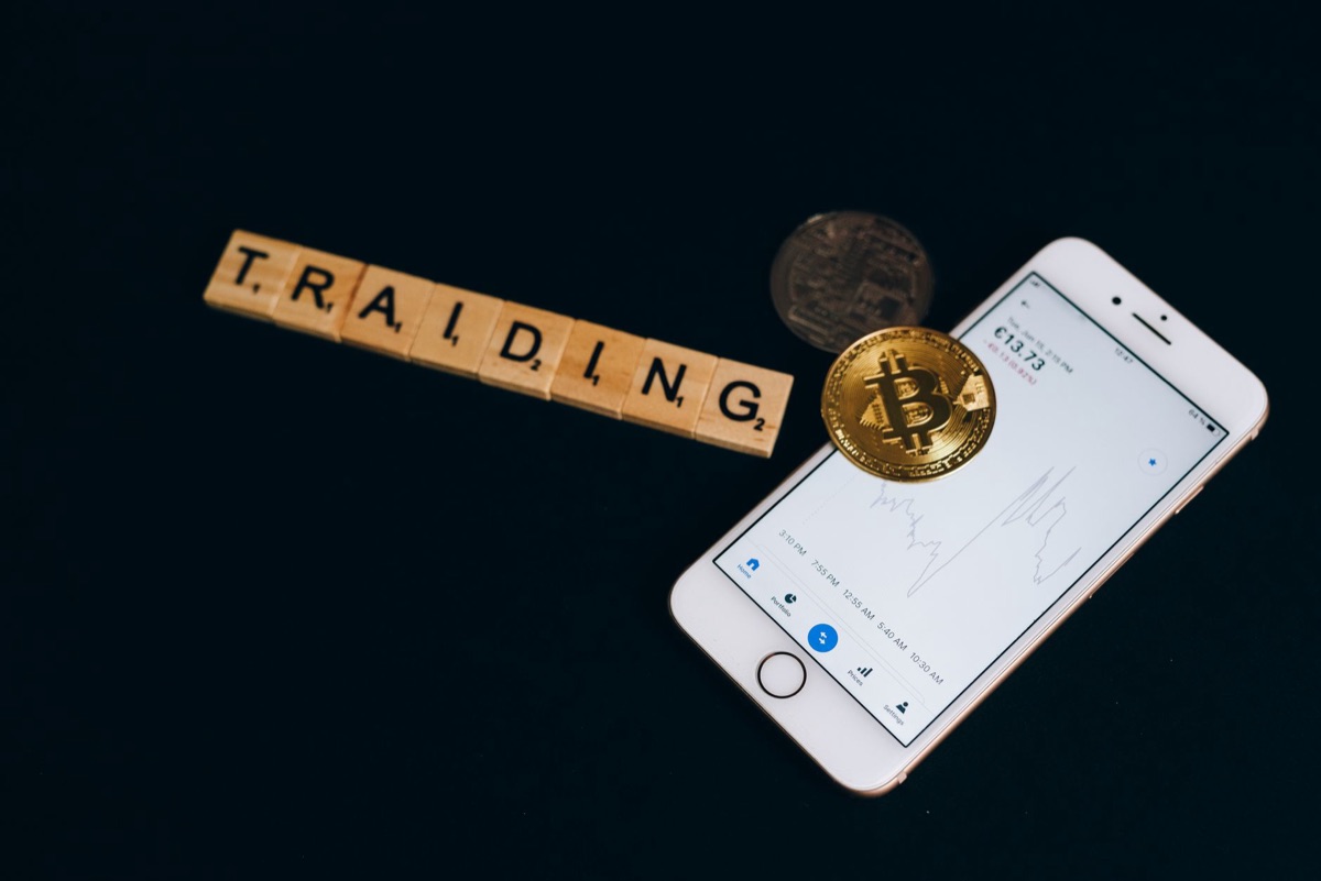 Guide des frais de transaction sur les exchanges de cryptomo