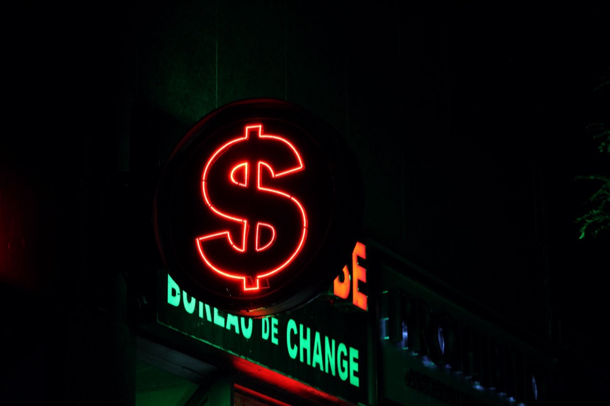 Guide des frais de transaction sur les exchanges de cryptomo